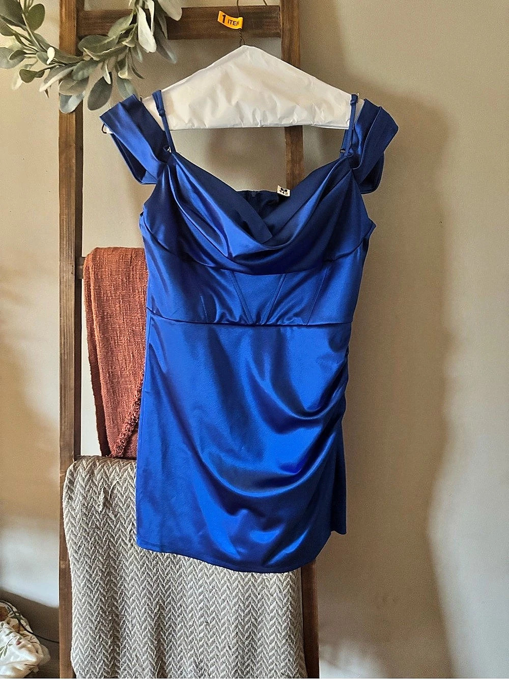 B. DARLIN Off-The-Shoulder Spaghetti Strap Shirred Bodycon Dress Shirred Bodycon